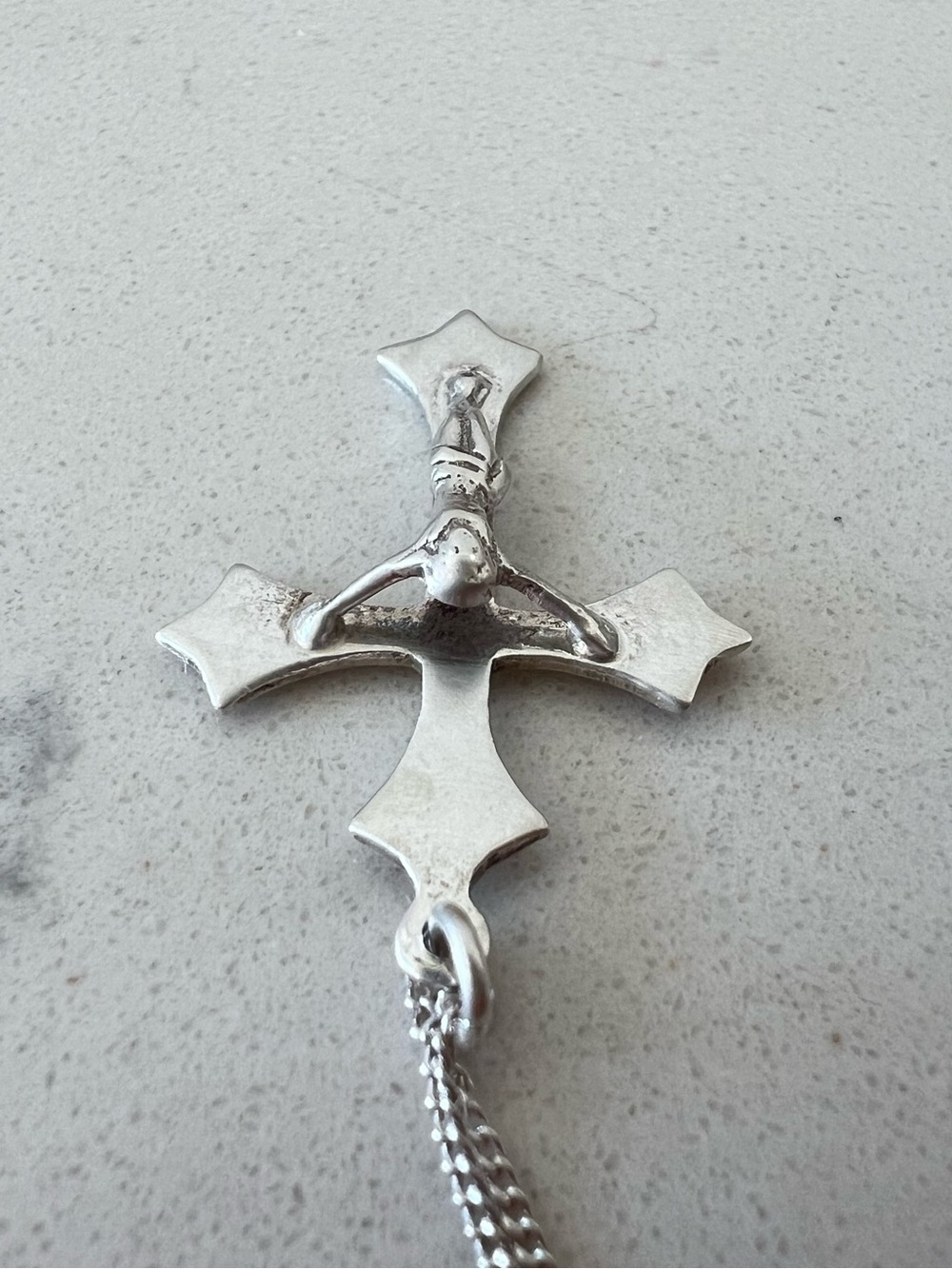 Vintage Sterling Silver Crucifix Cross Pendant. Comes with chain as a free gift. - Picture 4 of 9